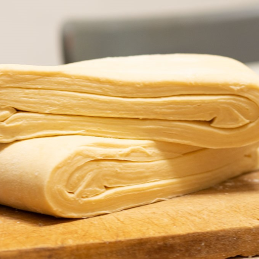 Bloc de pâte à tarte feuilletée (300 g) par 16 unités